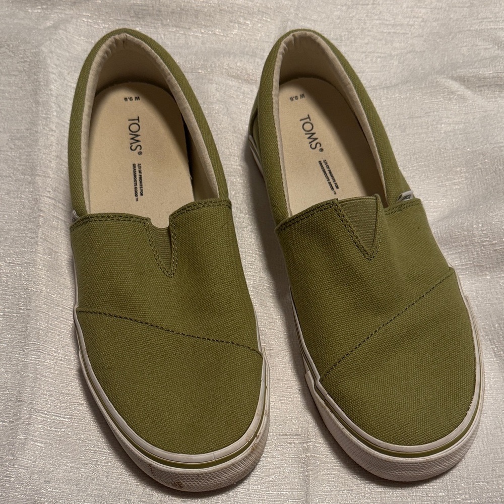 TOMS Canvas Slip-Ons